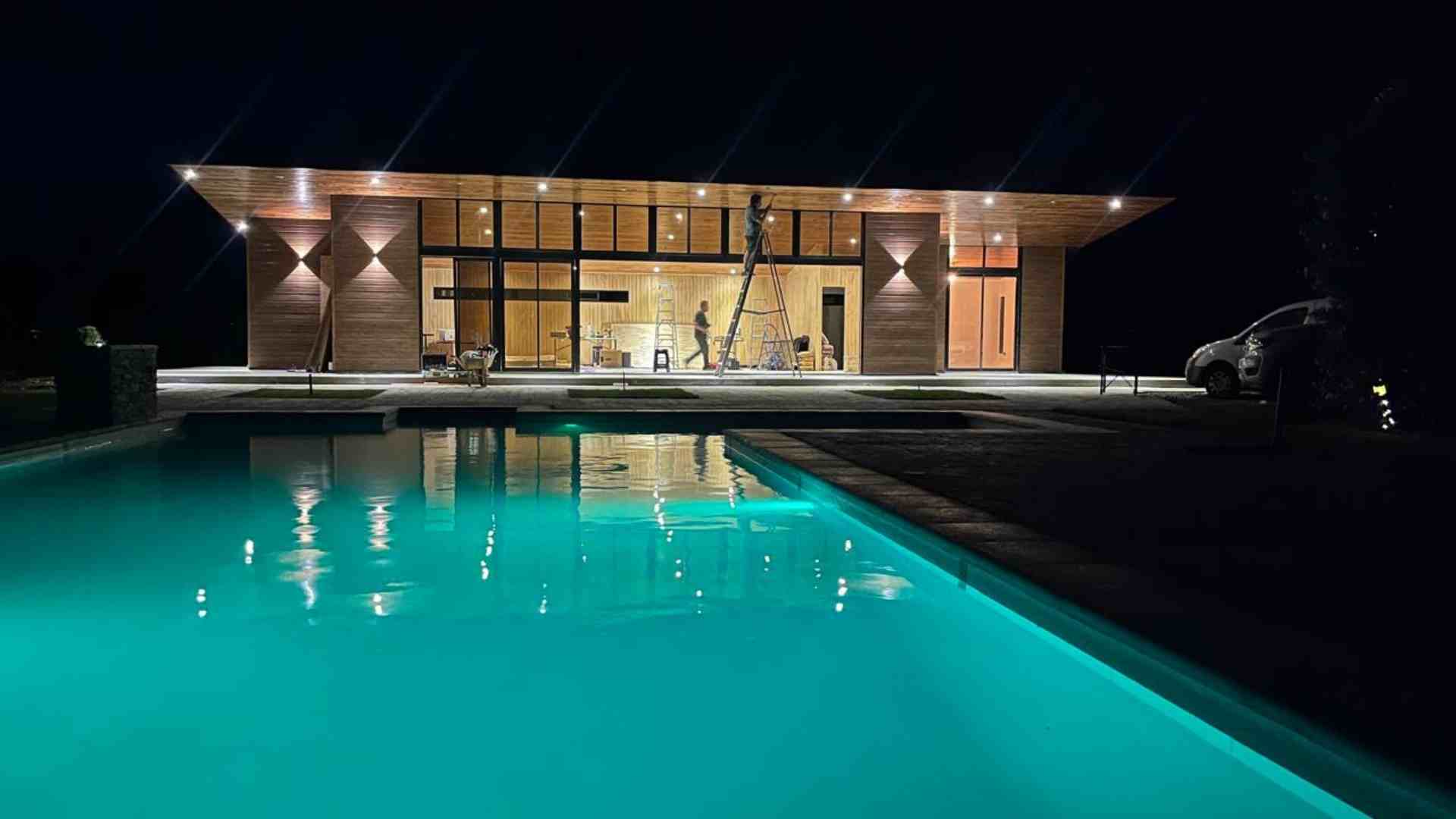 Casa con vigas laminadas en pino oregón — Infosema